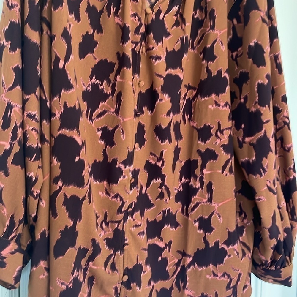 Nine West plus size abstract brown and black fall top in size 2x - Picture 6 of 9